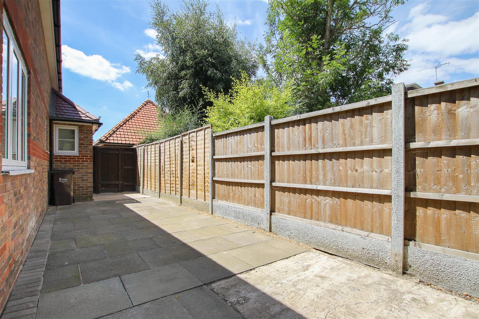 Deal Tree Close, Hook End, Brentwood Keith Ashton